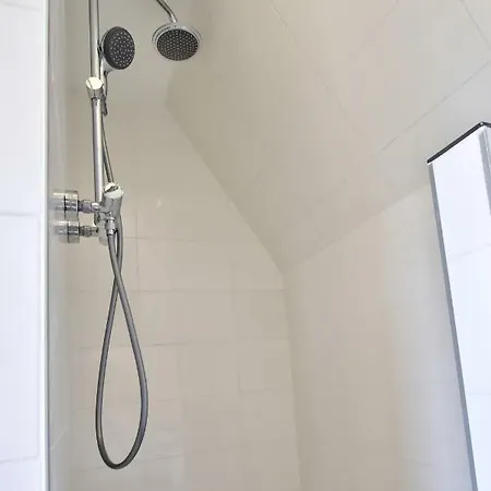 Rooftop Near Amsterdam Castle Homestay *