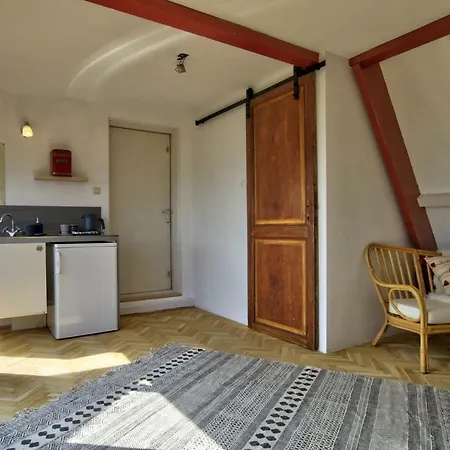 Homestay Rooftop Near Amsterdam Castle *