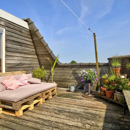 Rooftop Near Amsterdam Castle *